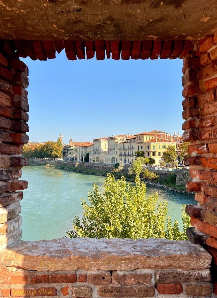Residenza Piazza Erbe Apartment Verona Bagian luar foto